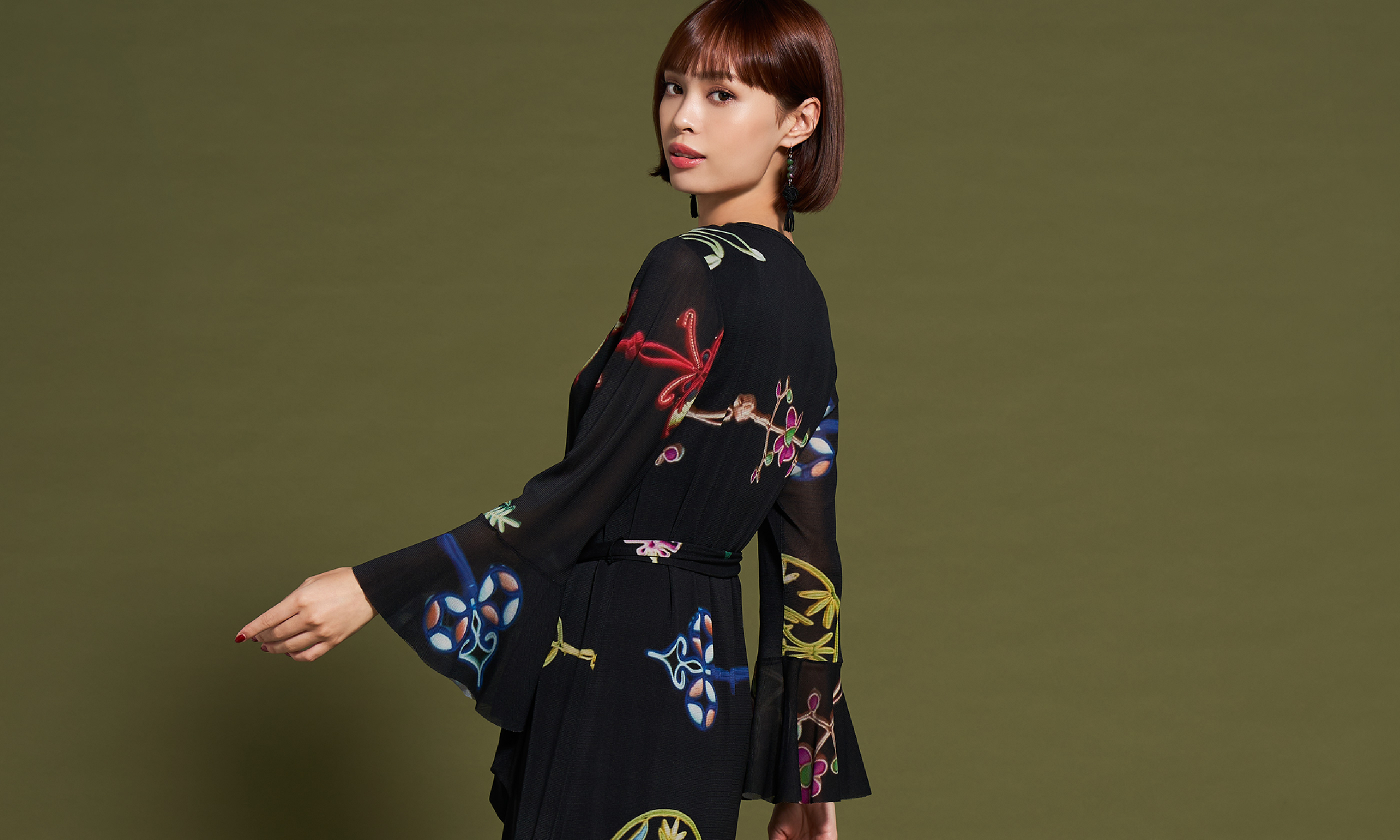 ヴィヴィアンタム2024年2月ドラゴン柄新作セットアップ新品（1598） 