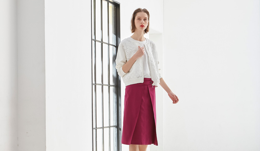 COTTON RAYON KNIT WITH PORCELAIN BUTTONS / FRONT PLEATS PANTS