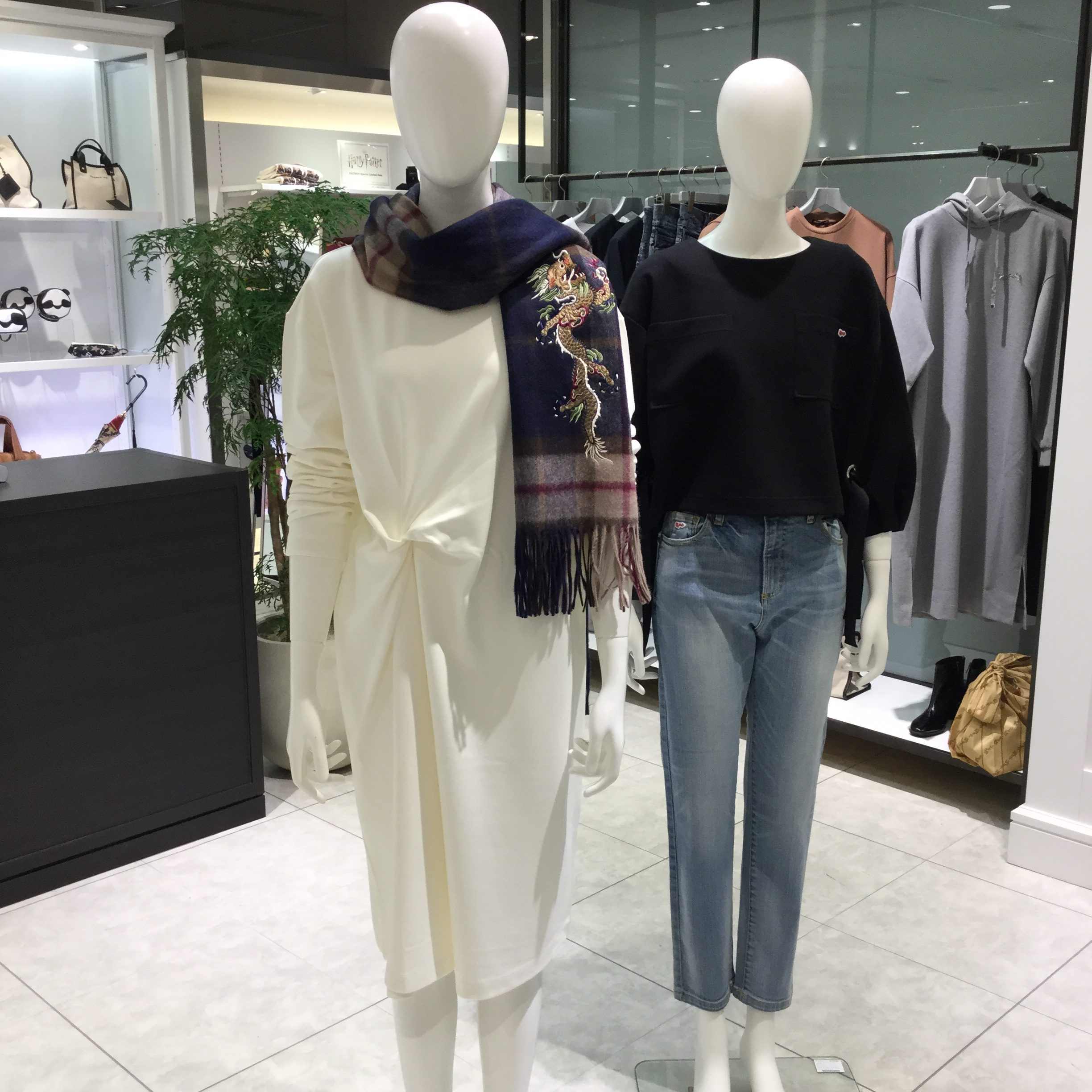 新宿高島屋店 Vivienne Tam 新宿高島屋店 Vivienne Tam