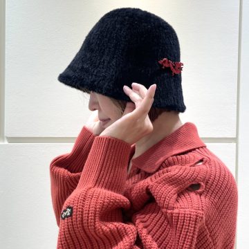 「シャギーバケットハット ドラゴンブローチ付き」のご紹介