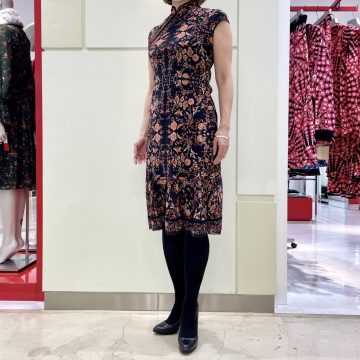 「フラワーエンブプリントワンピース」のご紹介