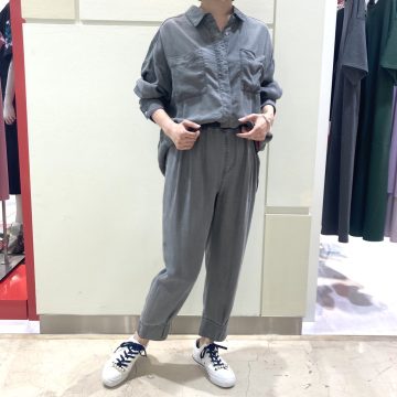 「ラウンドヘム比翼シャツ &リブ切替ジョガーパンツ」のご紹介
