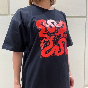 「グラフィック ドラゴン&スネークTシャツ」のご紹介