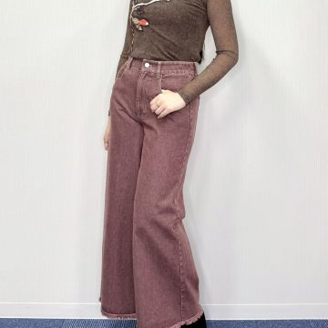 「ヘリンボーンプリントネットブラウス ・ブラウンデニムパンツ」のご紹介