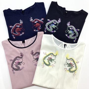 「DRAGON EMB BLOUSE」のご紹介