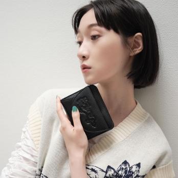 【Mサイズ】ヴィヴィアン・タム ビーズ刺繍 木製ミュール ピンク Mサイズ】ヴィヴィアン・タム ビーズ刺繍 木製ミュール ピンク M