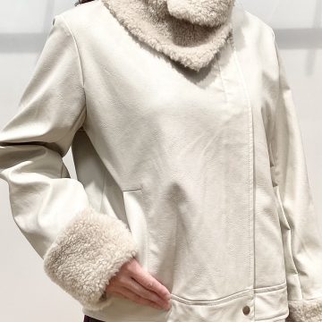 「レザーポインテッドファージャケット」のご紹介