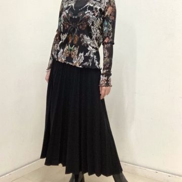 「ゾディアックプリントネットブラウス・ ニットコーデュロイスカート」のご紹介