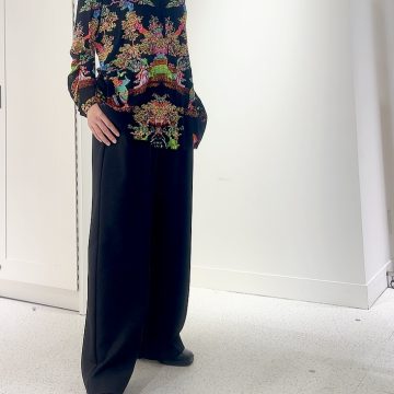 「ボンサイパールインレイプリントネットブラウス」のご紹介