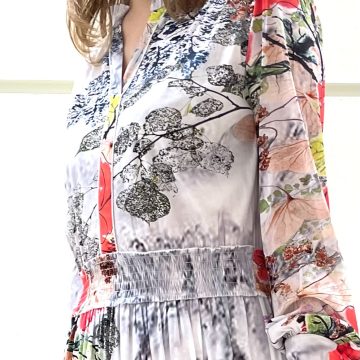 「ダリマーブルフラワープリントネットワンピース」のご紹介