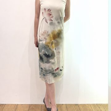 【ロータスウィズゴールドフィッシュプリントワンピース】のご紹介